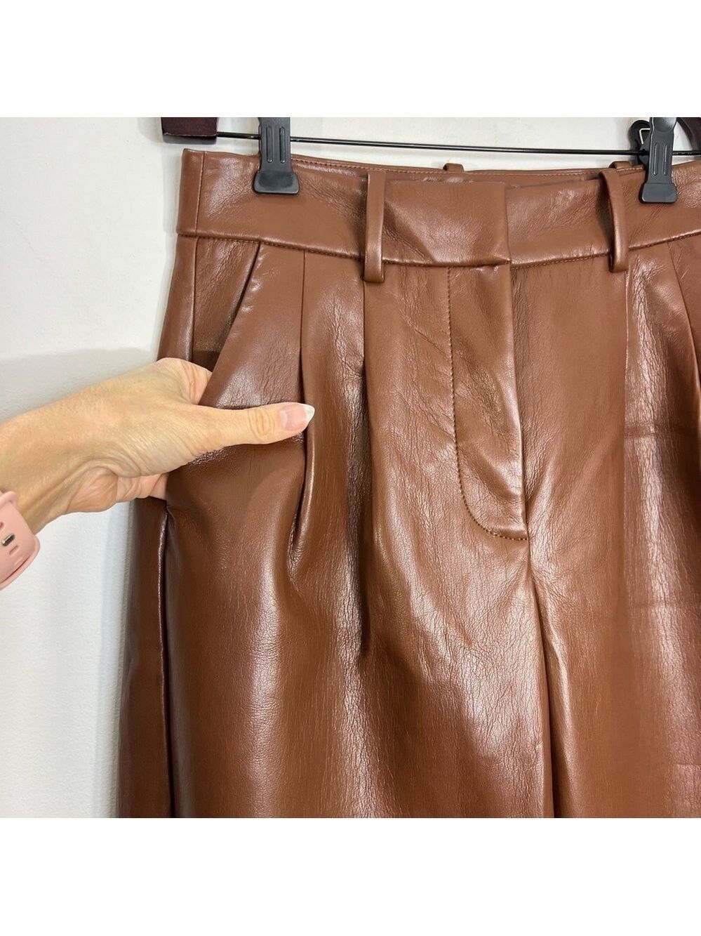 Aritzia Wilfred warm cognac pleated faux leather high rise CARROT pants 0 - Picture 9 of 14